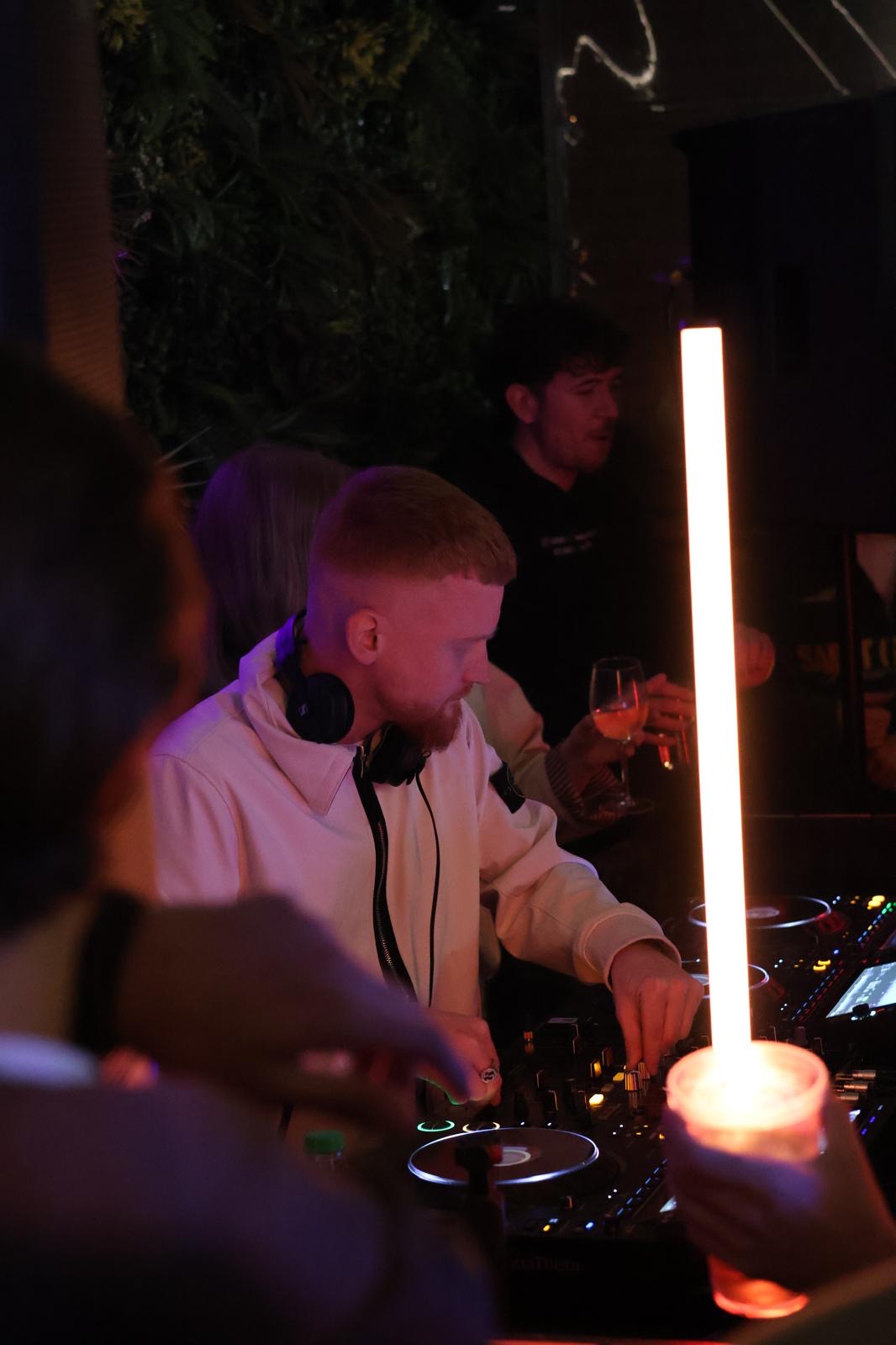 DJ booth / crowd from behind the decks